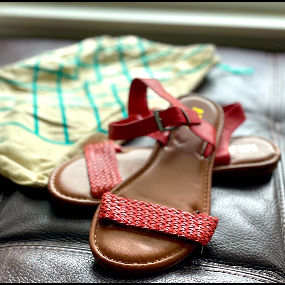 Mia strappy sandals, size 7, Vermilion